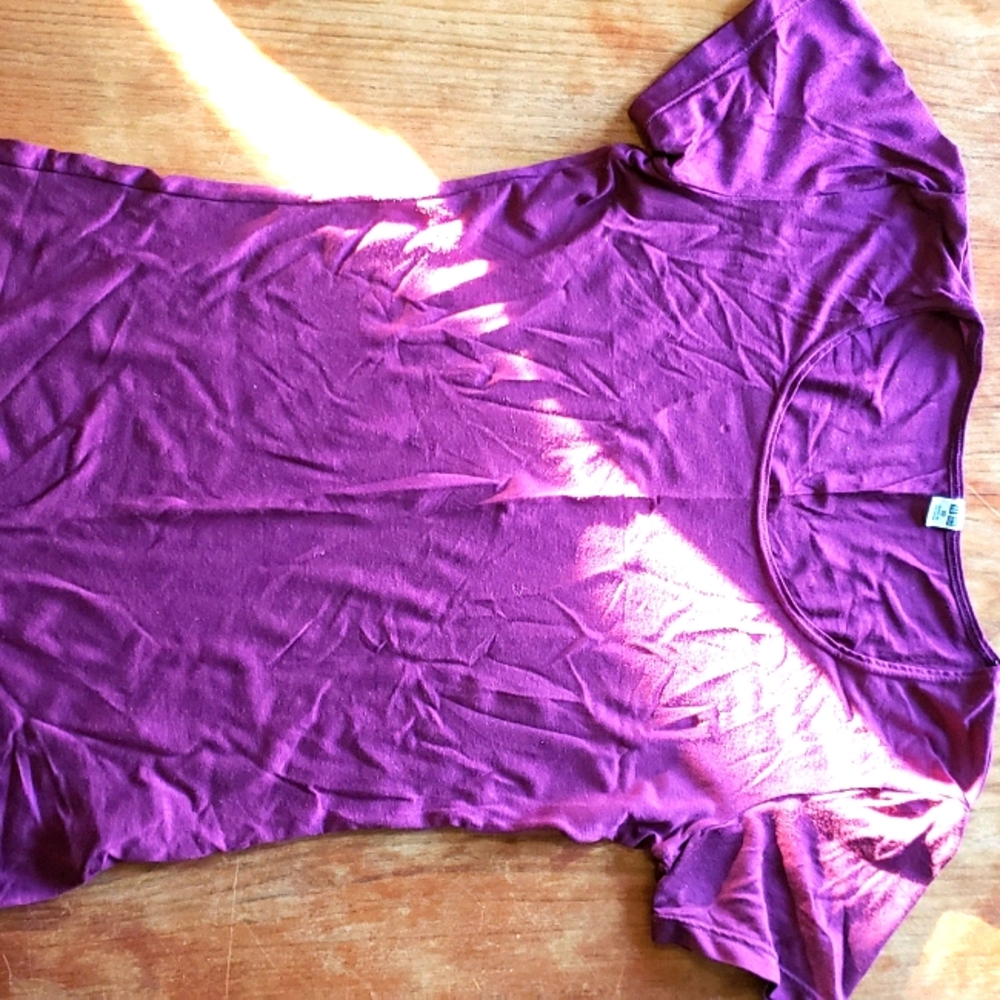 Uniqlo purple magenta short sleeve shirt size xs